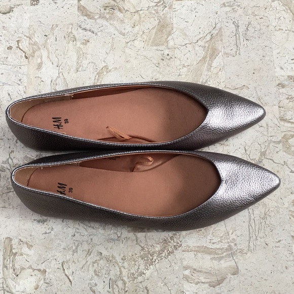 Pointy Toe Metallic Ballerina Flat by H&M Size 8.5 - Picture 2 of 8